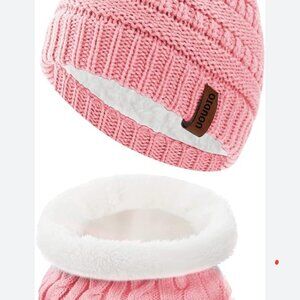 Girls winter hat and scarf